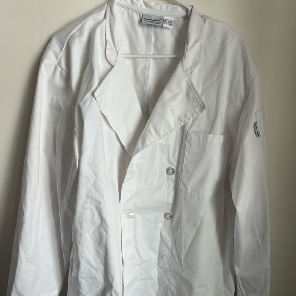 Chef Works jacket size large. White, in very good condition. - Picture 2 of 6